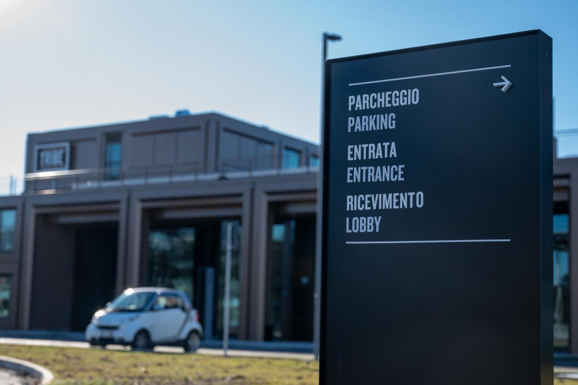Hotel Tribe Milano Malpensa Vizzola Ticino Exterior foto